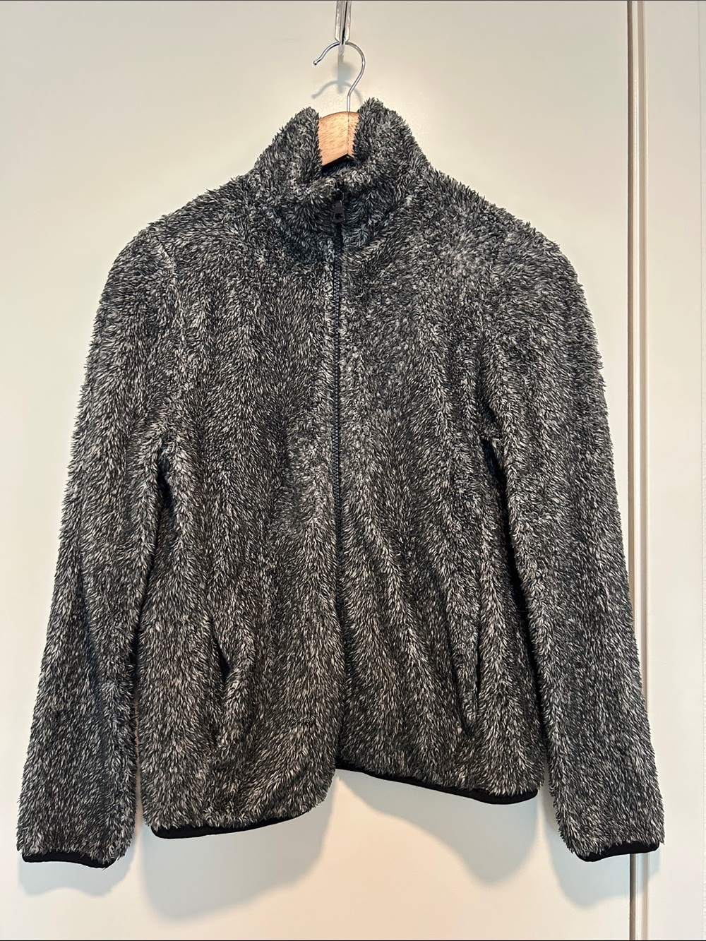 Uniqlo Cozy Fuzzy Soft Zip-Up Jacket